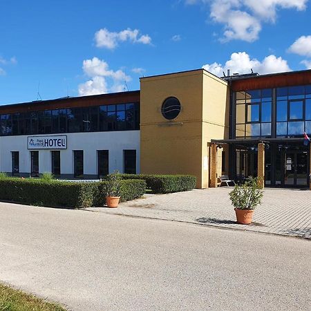 Minihotel Pápa Exterior foto